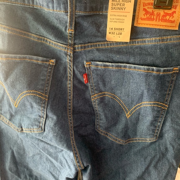 NWT! LEVI’S SUPER SKINNY JEANS - Picture 3 of 3